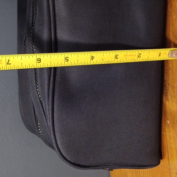 Chanel  Allure  Homme  toiletry bag - Picture 7 of 16